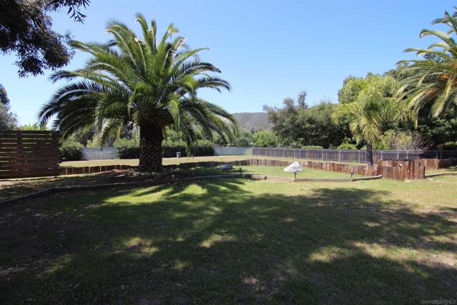 16328 Bassett Court, Ramona CA: https://media.crmls.org/mediaz/ffd8e598-9823-456a-bebc-f6cab294fcd7.jpg