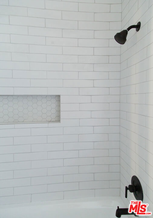 4938 Rosewood Avenue, Los Angeles CA: https://media.crmls.org/mediaz/ffd9001d-68f9-4454-bff7-094d90b3cc1d.jpg