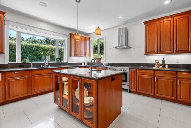 422 Mccormick Avenue, Capitola CA: https://media.crmls.org/mediaz/ffd90fec-5002-4246-ba7e-b6f0a484f711.jpg