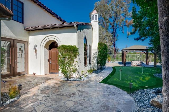 5199 Seagrove Place, San Diego CA: https://media.crmls.org/mediaz/ffd940c4-929c-4790-82dd-b3b1a73eb95b.jpg