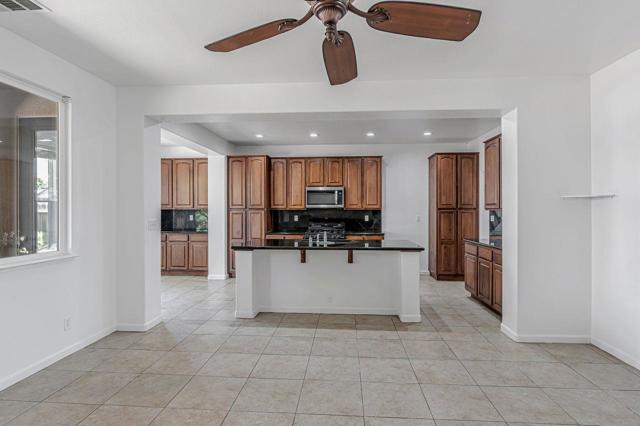 1619 Tumbleweed Way, Los Banos CA: https://media.crmls.org/mediaz/ffda0ca2-22bc-4dbb-9171-c0da475fc1bb.jpg
