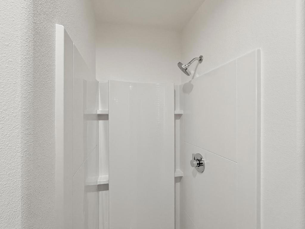https://media.crmls.org/mediaz/ffda1aee-d68a-4e71-9c8b-6f882b5c07e1.jpg?preset=X-Large