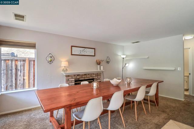 1728 Peachwillow St, Pittsburg CA: https://media.crmls.org/mediaz/ffda2fbf-c4e2-4da8-81ab-33b553c0bc41.jpg