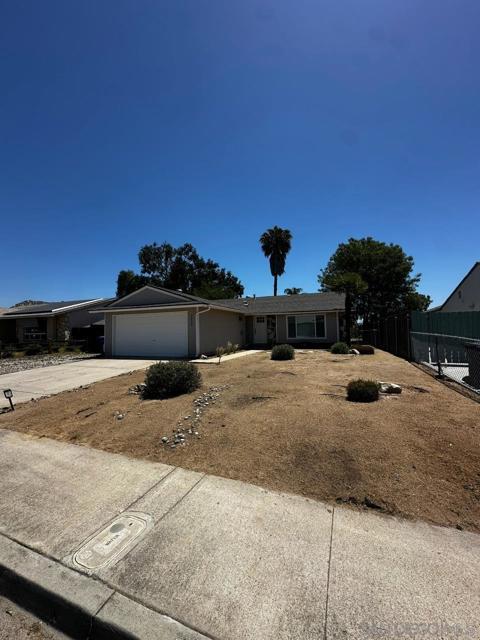 10017 Woodrose Ave, Santee CA: https://media.crmls.org/mediaz/ffda6169-9578-4b21-bd70-1cbd3efb8255.jpg