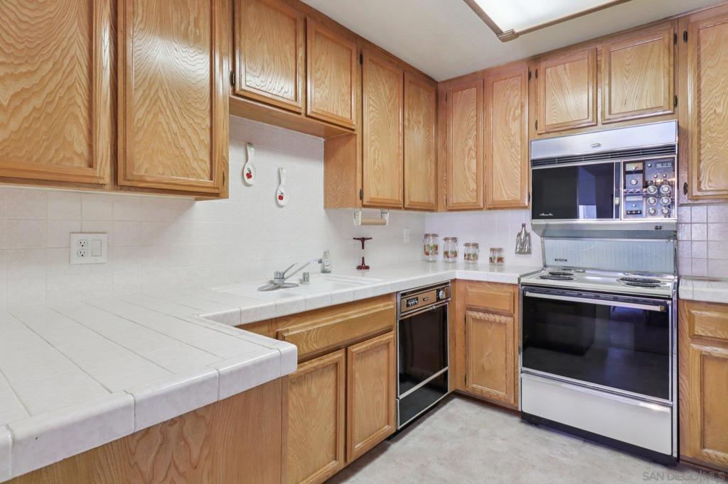 5645 Friars Rd - photo 13