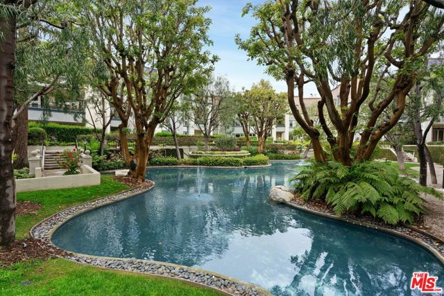 10106 Empyrean Way, Los Angeles CA: https://media.crmls.org/mediaz/ffdacdf7-973e-473f-bb54-4cdc5045781e.jpg