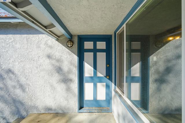 17472 Via Segundo, San Lorenzo CA: https://media.crmls.org/mediaz/ffdb5d7a-187a-411f-988b-7ffacd0f601f.jpg