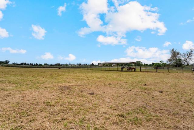 804 Comstock Road, Hollister CA: https://media.crmls.org/mediaz/ffdb6fdf-f25b-4db6-b478-359116b73c36.jpg