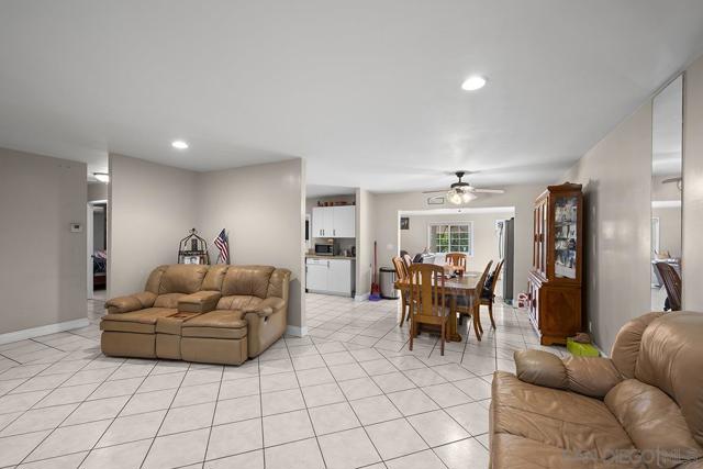 1492 Ilexey Avenue, San Diego CA: https://media.crmls.org/mediaz/ffdbd503-73e9-43b7-b21a-6760cadb2890.jpg