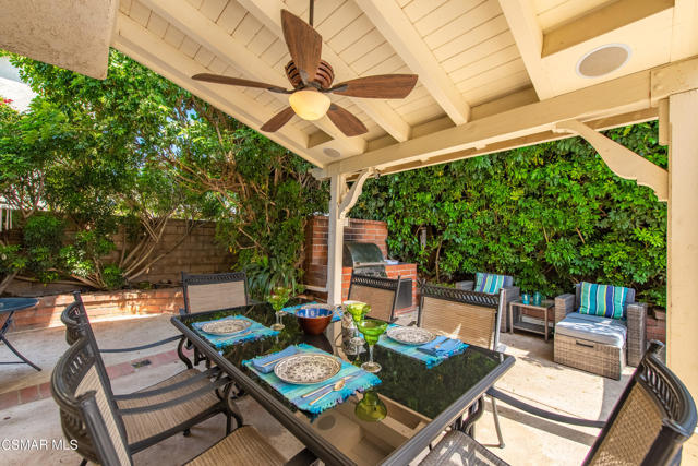 11556 Coralberry Court, Moorpark CA: https://media.crmls.org/mediaz/ffdc7786-5e7e-4636-8d77-fe90d67684ad.jpg