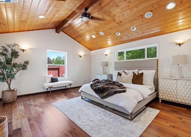 59 Arenas Ct, San Ramon CA: https://media.crmls.org/mediaz/ffdcc697-476b-4423-8460-0b6504e40d5b.jpg