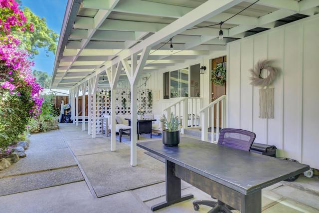 667 Cuesta Drive, Los Altos CA: https://media.crmls.org/mediaz/ffdd5e0f-fe27-4618-80b5-be2c4c4a94cf.jpg