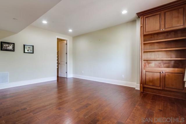 Image 30 of 43 For 1690 Gascony Rd