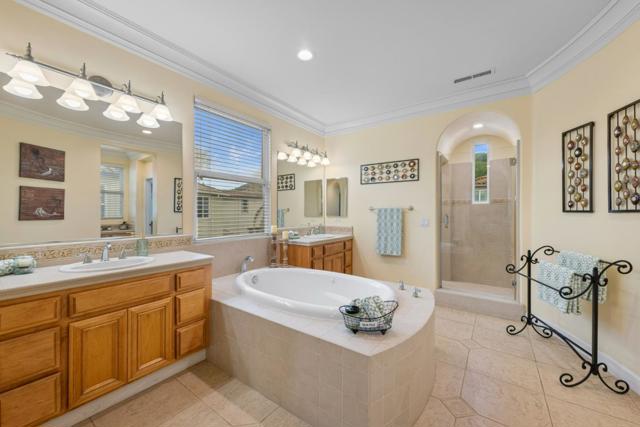 2555 Muirfield Way, Gilroy CA: https://media.crmls.org/mediaz/ffddef7a-d03a-4c4a-b8c0-c8ab81620b72.jpg