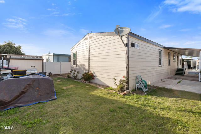 106 Arrowhead Circle, Oxnard CA: https://media.crmls.org/mediaz/ffde5173-9d37-45cb-8767-6f5a788152df.jpg