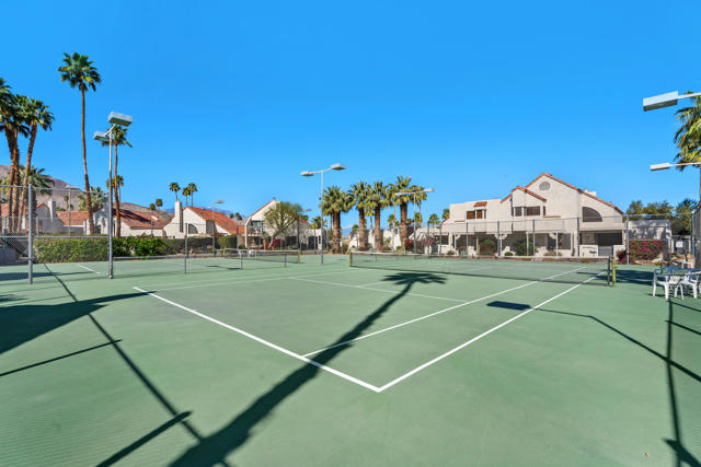 73322 Shadow Mountain Drive, Palm Desert CA: https://media.crmls.org/mediaz/ffdf4ff5-bd73-491e-b610-b336caa8c732.jpg