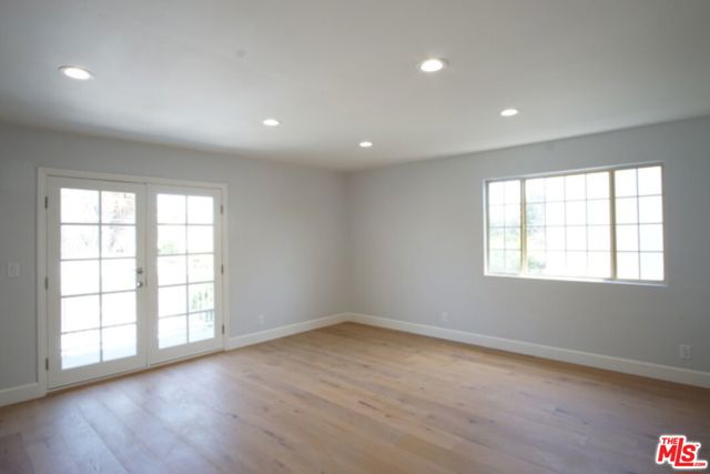 830 3rd Avenue, Los Angeles CA: https://media.crmls.org/mediaz/ffdf7014-9a23-4288-8b63-a6503e373823.jpg
