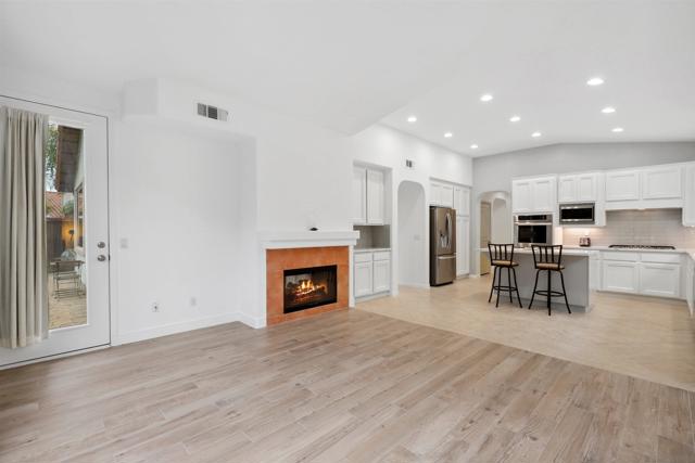 6660 Curlew Ter, Carlsbad CA: https://media.crmls.org/mediaz/ffdf9e65-8d20-45f0-b875-874a6fd8f0e8.jpg