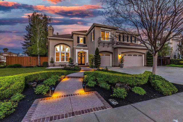 2522 Wood Hollow Dr, Livermore CA: https://media.crmls.org/mediaz/ffdff473-6b20-4878-b415-3a391f2d15b3.jpg