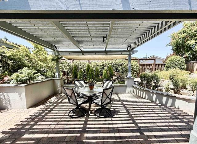 6291 Calle Fuego, Pleasanton CA: https://media.crmls.org/mediaz/ffe07031-2940-4eab-b278-f59690c241c2.jpg
