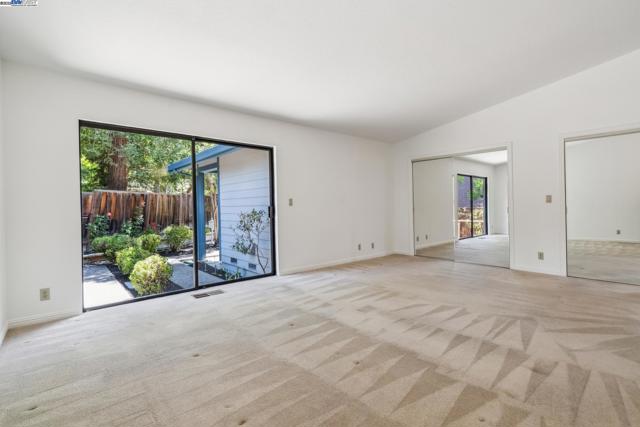 208 Heritage Ln, Pleasanton CA: https://media.crmls.org/mediaz/ffe0c2c0-7b6b-4902-b165-d194d1da2479.jpg