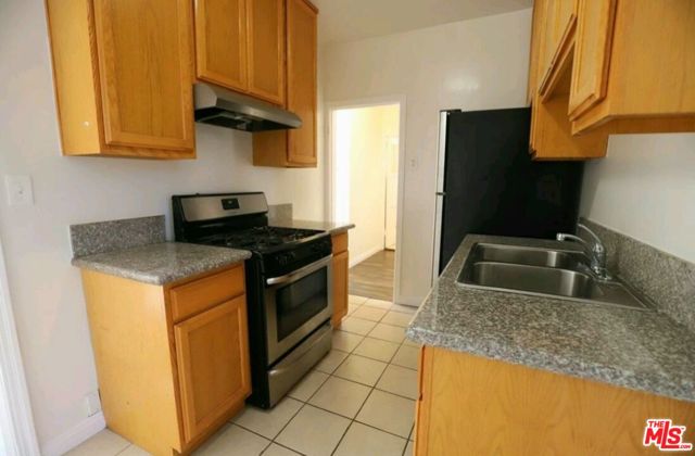 4124 Monroe Street, Los Angeles CA: https://media.crmls.org/mediaz/ffe0e135-9c85-49c6-adee-4b350bf387a9.jpg