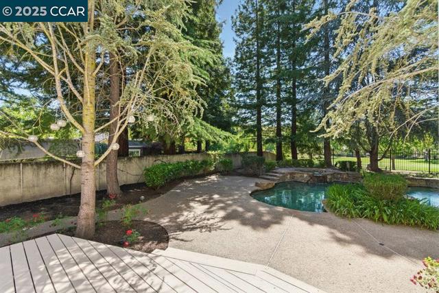 3094 Deer Meadow, Danville CA: https://media.crmls.org/mediaz/ffe0e57b-9beb-4c66-82de-2b78963cbe00.jpg