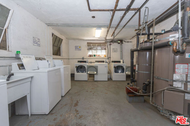 2041 N Vermont Avenue, Los Angeles CA: https://media.crmls.org/mediaz/ffe13c98-691d-456c-8a15-78b63db2c603.jpg