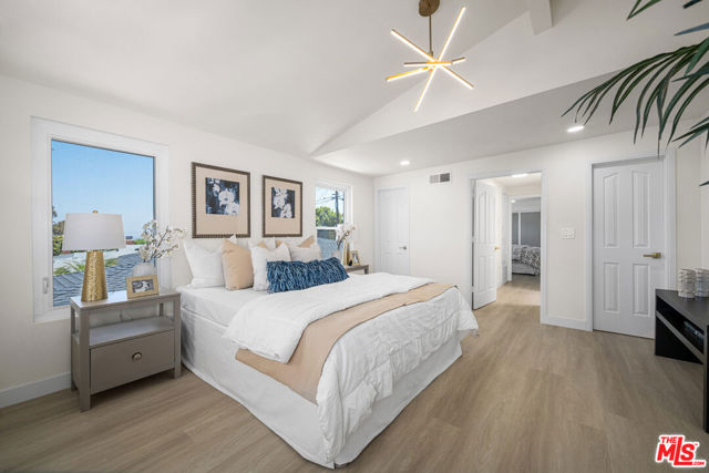 2733 Grand Summit Road, Torrance CA: https://media.crmls.org/mediaz/ffe28885-5376-45fb-a39b-f156c96daae1.jpg