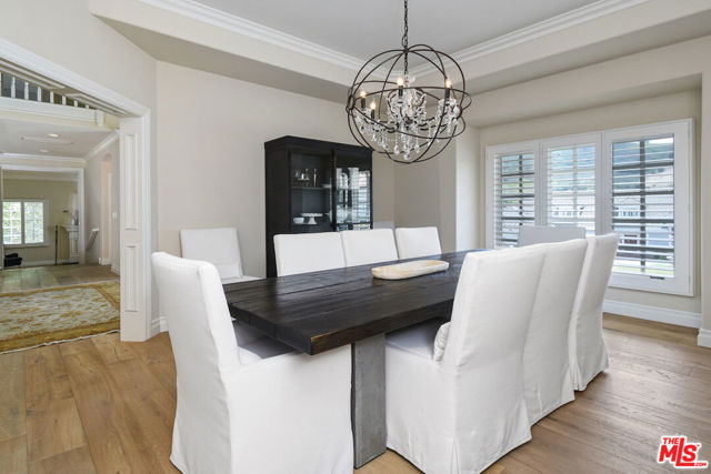 5449 S Rim Street, Thousand Oaks CA: https://media.crmls.org/mediaz/ffe28cb1-8569-4cdd-be07-7f77ff7475cf.jpg