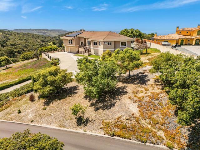 25061 Hidden Mesa Court, Monterey CA: https://media.crmls.org/mediaz/ffe301e2-ba66-4d9d-bd9f-f905bcc8c257.jpg