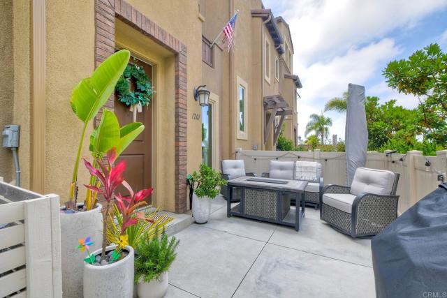 1201 Via Lucero, Oceanside CA: https://media.crmls.org/mediaz/ffe42bcb-5287-4001-a40a-525a0a0ef69a.jpg