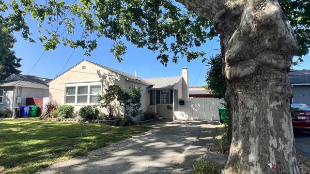 15958 Via Descanso, San Lorenzo CA: https://media.crmls.org/mediaz/ffe457e4-0eaa-48de-a670-afbe602cbd98.jpg