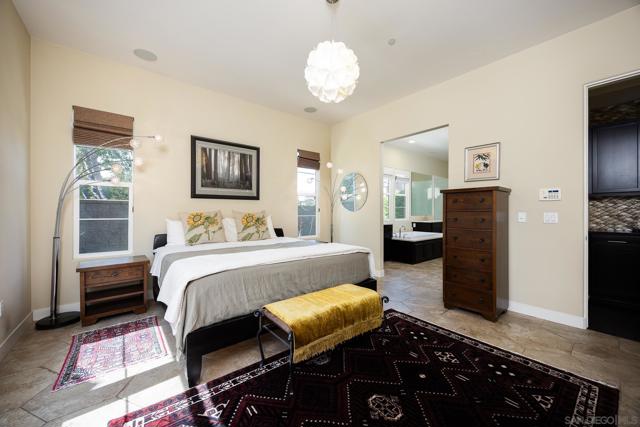 7152 Sitio Corazon, Carlsbad CA: https://media.crmls.org/mediaz/ffe45c86-88a3-45f0-9d67-43beff418fa6.jpg