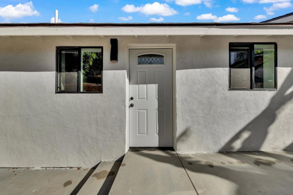 4312 Winona Ave - photo 4