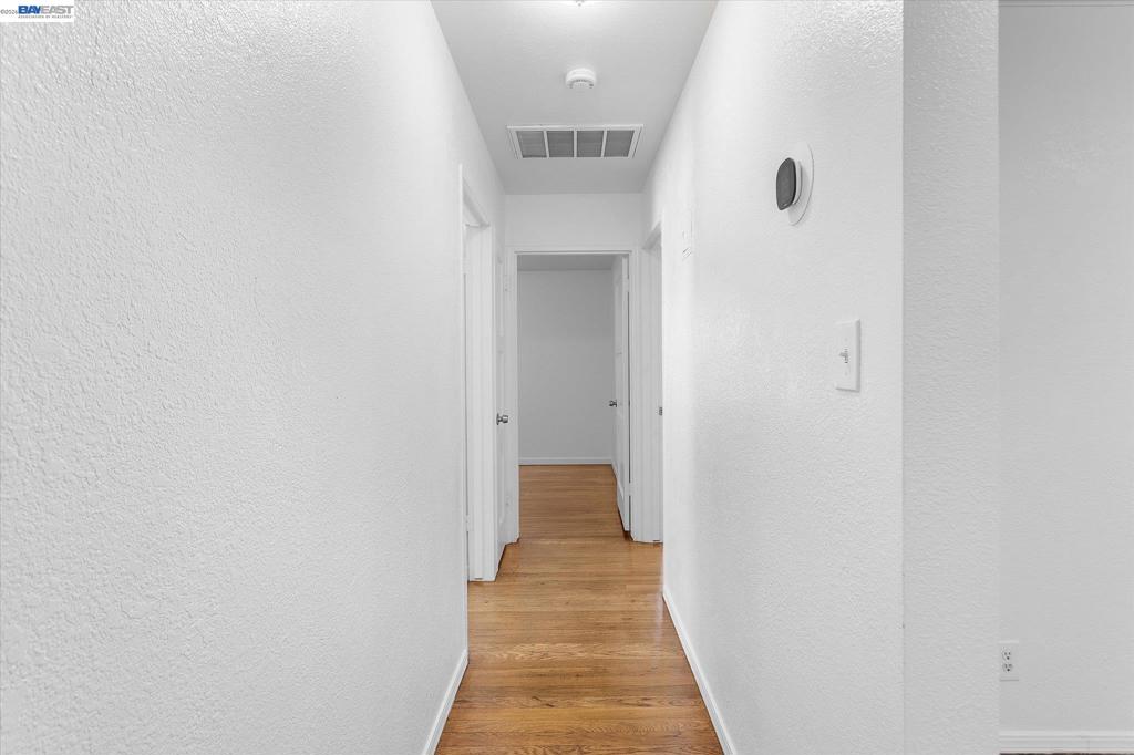 https://media.crmls.org/mediaz/ffe59340-9a12-45f4-a3ce-144a18d9b66d.jpg?preset=X-Large
