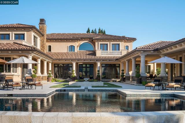 940 Eagle Ridge Dr, Danville CA: https://media.crmls.org/mediaz/ffe5e3a7-7bf8-427b-b9a5-267dea70b317.jpg