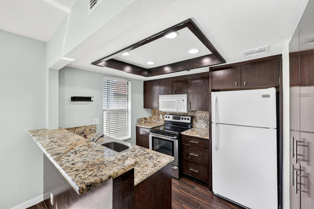 https://media.crmls.org/mediaz/ffe6ae96-d51d-43a2-8ecc-130e8e7483a6.jpg?preset=X-Large