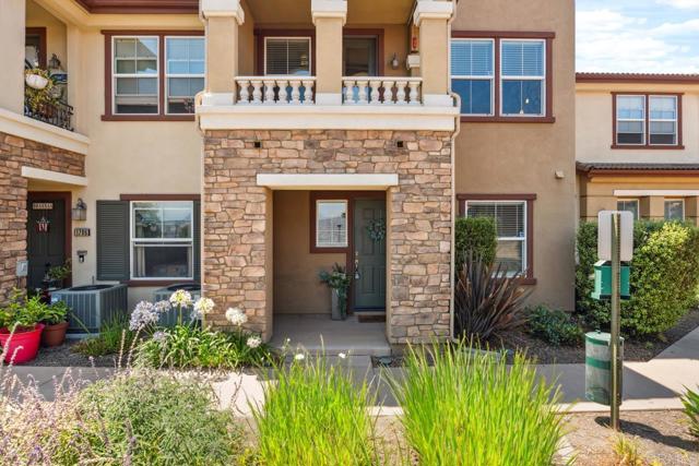1705 Montilla, Santee CA: https://media.crmls.org/mediaz/ffe7160b-a150-46d4-a4ef-61c07fff2eb8.jpg