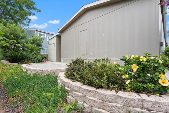 525 W El Norte Parkway, Escondido CA: https://media.crmls.org/mediaz/ffe71c18-4b33-425a-83f3-91b585234fe9.jpg