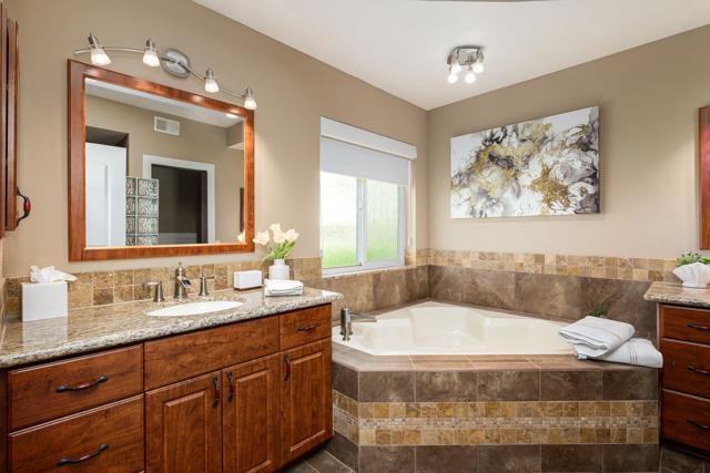 678 Vista Lago Circle N, Palm Desert, CA 92211