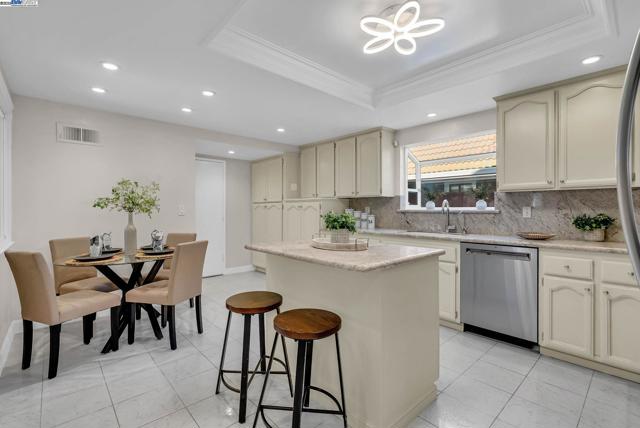 39478 Zacate Ave, Fremont CA: https://media.crmls.org/mediaz/ffe7d727-be2b-4a0a-8d1d-926c443f86cb.jpg