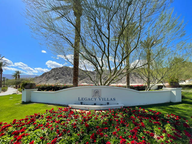 77692 Tradition Drive, La Quinta CA: https://media.crmls.org/mediaz/ffe7e352-f294-4215-a003-a5a3cb24840c.jpg