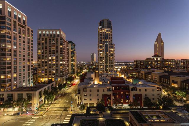 700 Front St, San Diego CA: https://media.crmls.org/mediaz/ffe91b70-a995-4de1-9a5a-7adb5381ec02.jpg