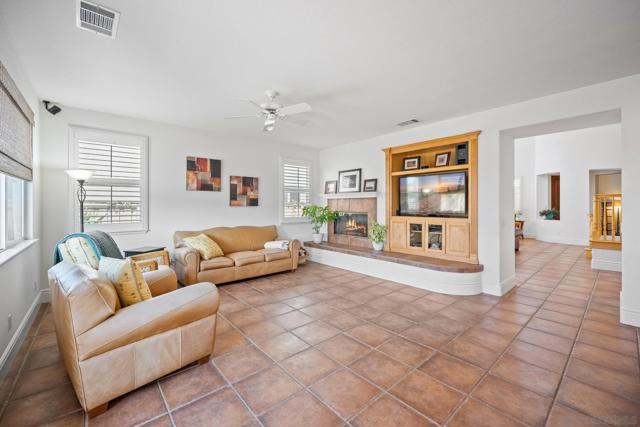 3243 Avenida Aragon, Carlsbad CA: https://media.crmls.org/mediaz/ffe9b30d-dd6f-4ce1-b2bc-1be44b0a4953.jpg
