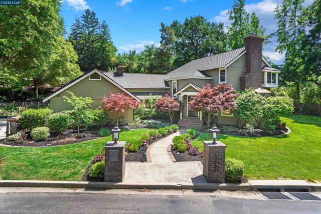 2140 Hidden Oak Dr, Danville CA: https://media.crmls.org/mediaz/ffeb05c8-9cb4-4bda-ba82-1ec89d735237.jpg