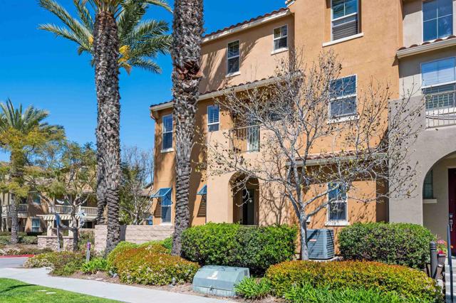 1804 OLIVE GREEN ST, Chula Vista CA: https://media.crmls.org/mediaz/ffeb22e7-bff4-47bc-a3af-0ed1ad1f70e2.jpg