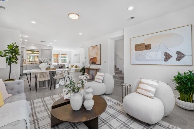 38930 Lemongrass Way, Newark CA: https://media.crmls.org/mediaz/ffeb6602-27f6-4765-926c-cba6e4565a32.jpg