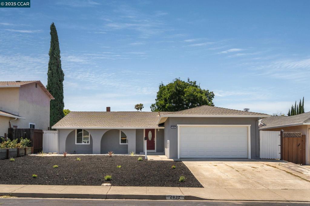 2832 Lucena Way