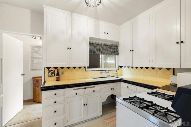 724 Ormond, San Diego CA: https://media.crmls.org/mediaz/ffec285a-34f6-4319-bbda-554b79b83551.jpg